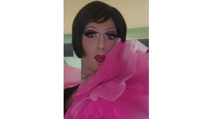 Spectacle transformiste Nantes - Ella Show pour vos soirées et évènement privés sur Nantes et toute la France